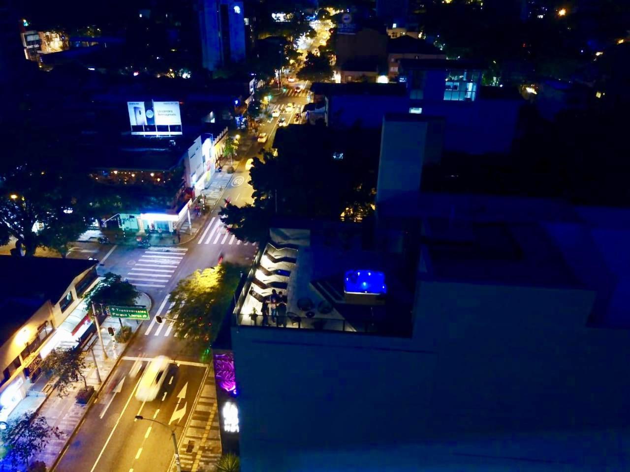 Hotel Dix Medellín Buitenkant foto